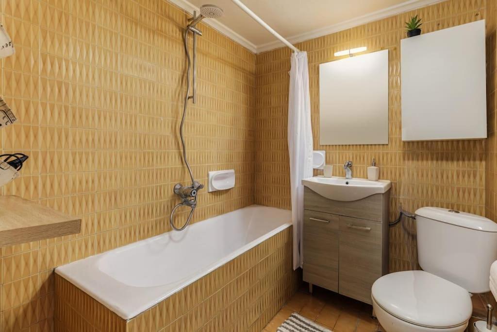 Best Location 3 Bedroom Apartment With View テッサロニキ エクステリア 写真